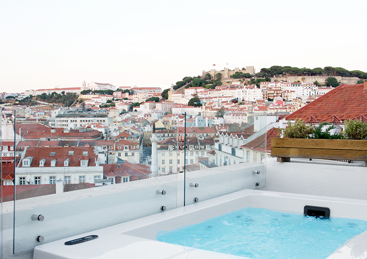 Travel_GeorgMallner_CasaBalthazar_Jacuzzi1_Lisbon_Portugal_Lisboa_Boutiquehotel_Lifestyle_Blog_3